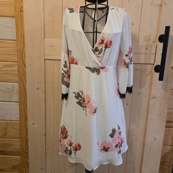 Vintage-Inspired Floral Lace-Trim Dress - Picture 1 of 7